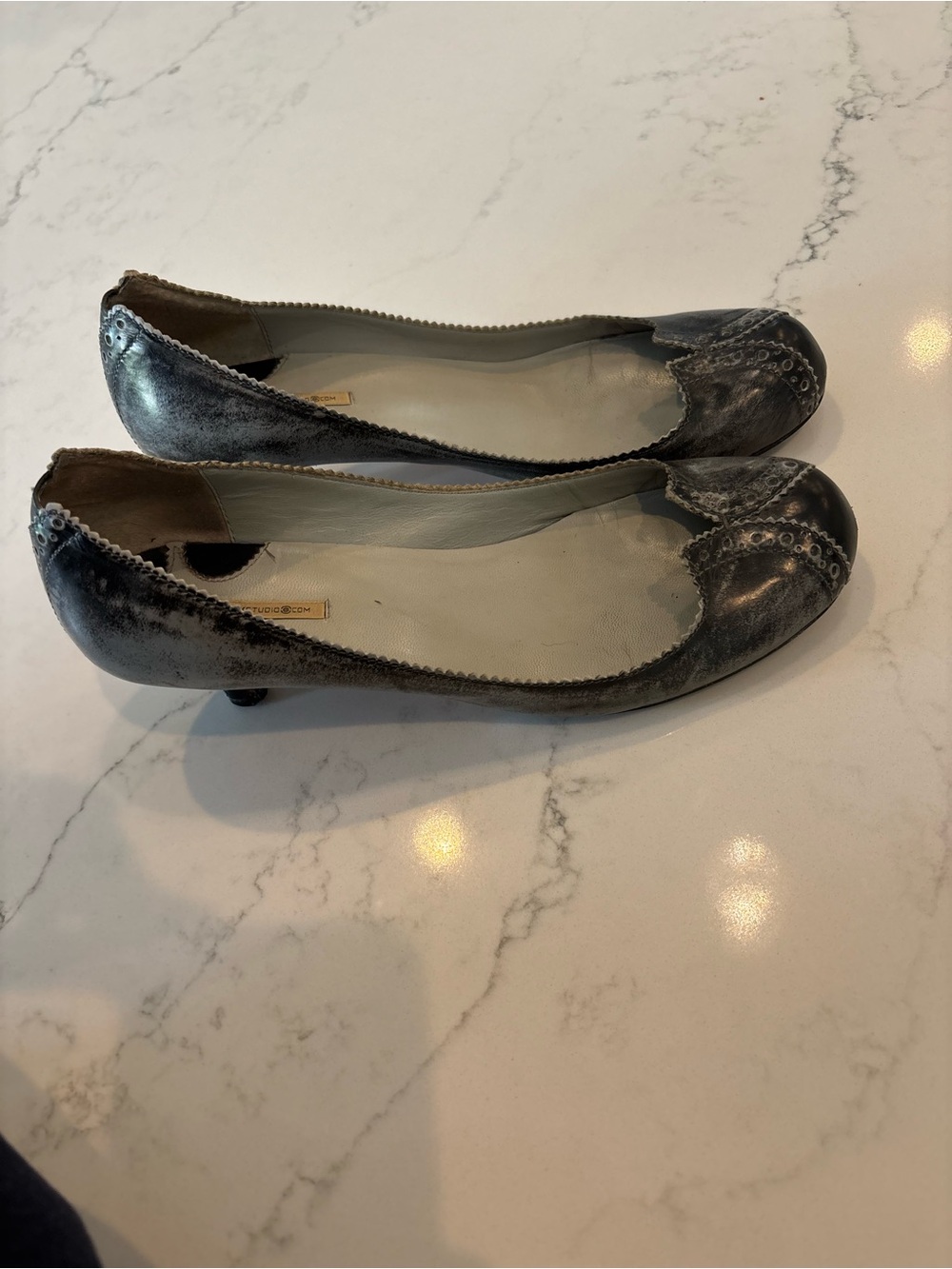 Max Studio Metallic Silver and Black Low Heel Pumps SW - Picture 9 of 11